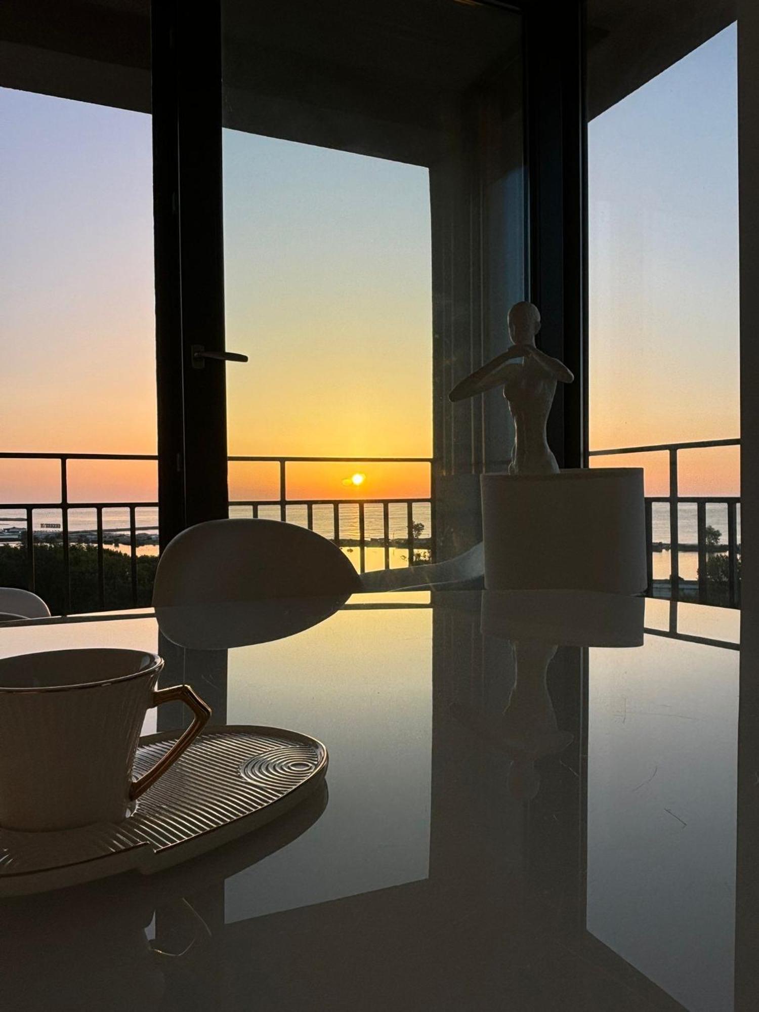Donna Alba Seaview Penthouse, Casa Ta De Pe Plaja Apartman Neptun Kültér fotó