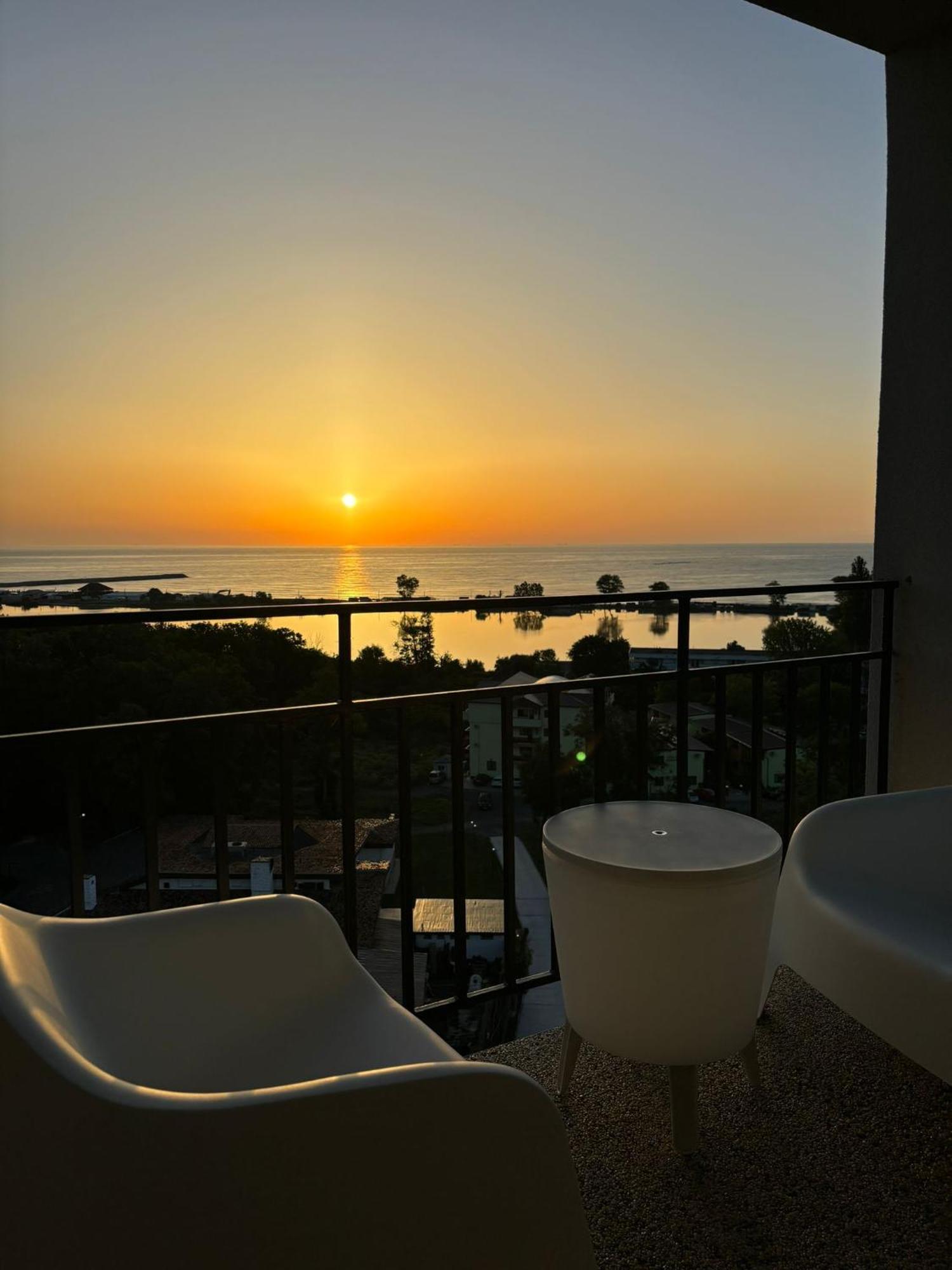 Donna Alba Seaview Penthouse, Casa Ta De Pe Plaja Apartman Neptun Kültér fotó