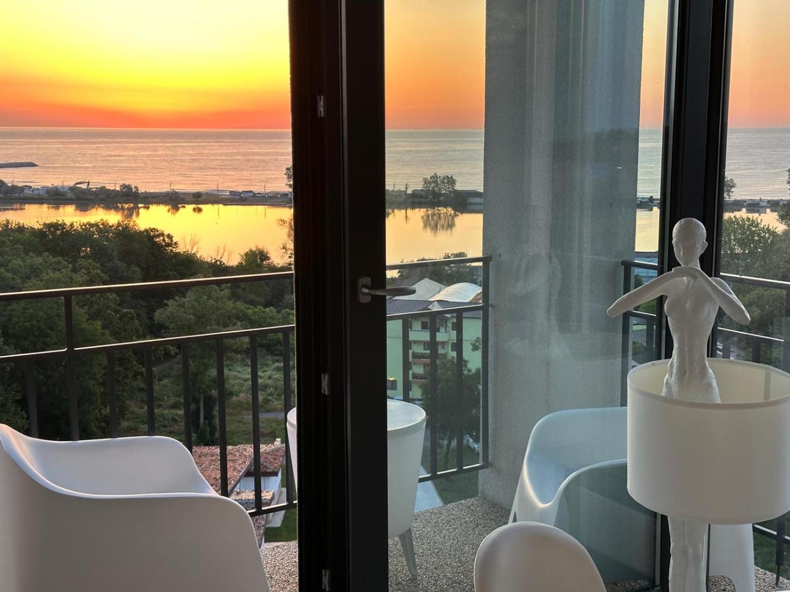 Donna Alba Seaview Penthouse, Casa Ta De Pe Plaja Apartman Neptun Kültér fotó