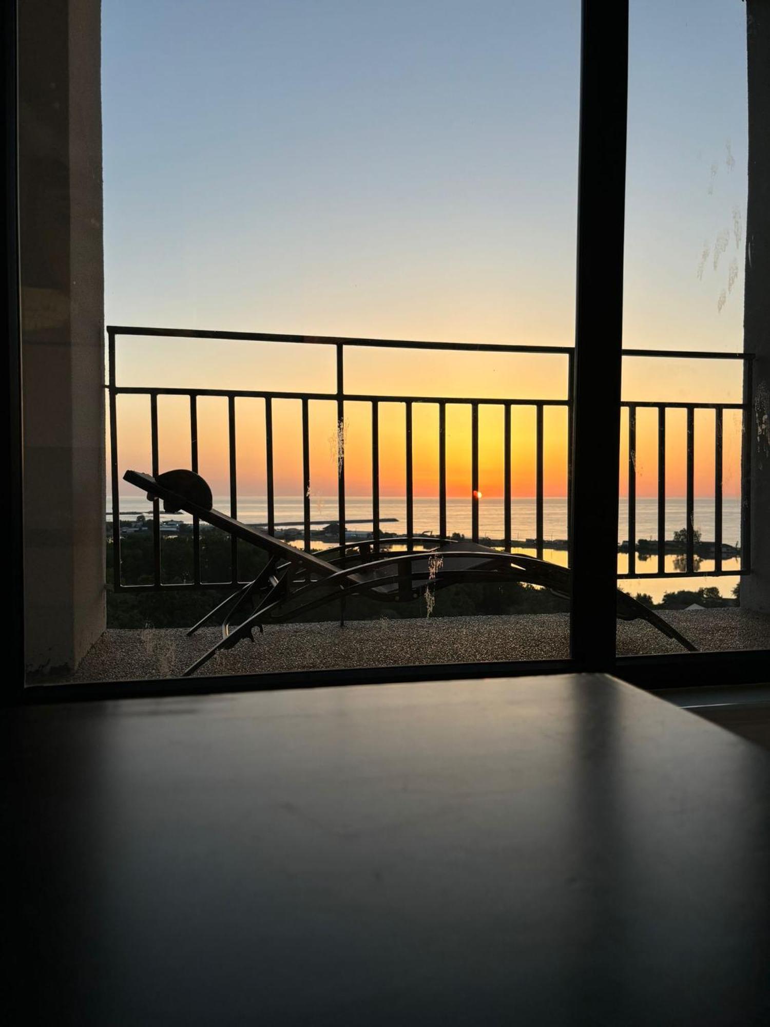 Donna Alba Seaview Penthouse, Casa Ta De Pe Plaja Apartman Neptun Kültér fotó